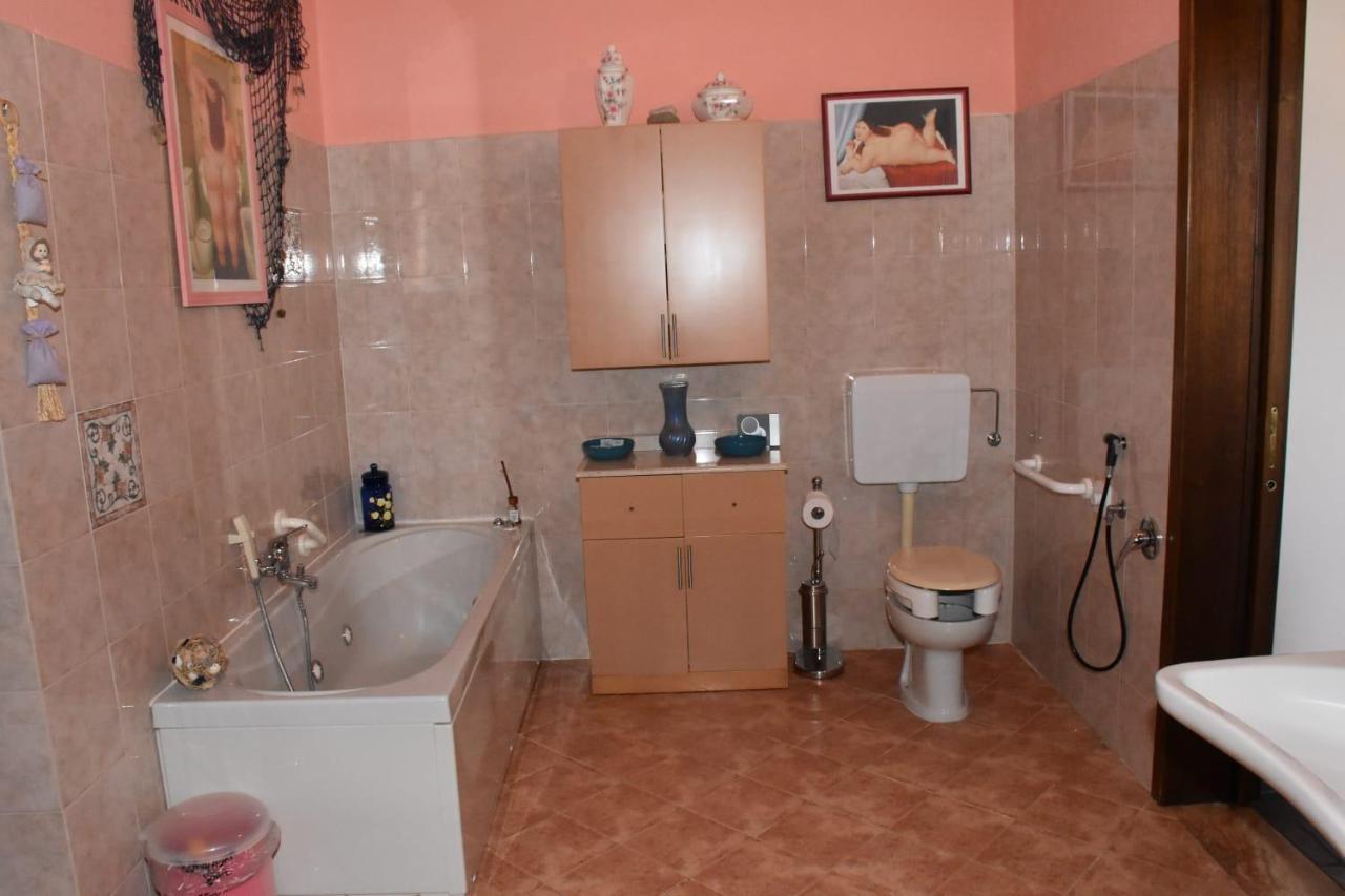 La Casa Di Enzo Bed and Breakfast Lequio Tanaro Εξωτερικό φωτογραφία